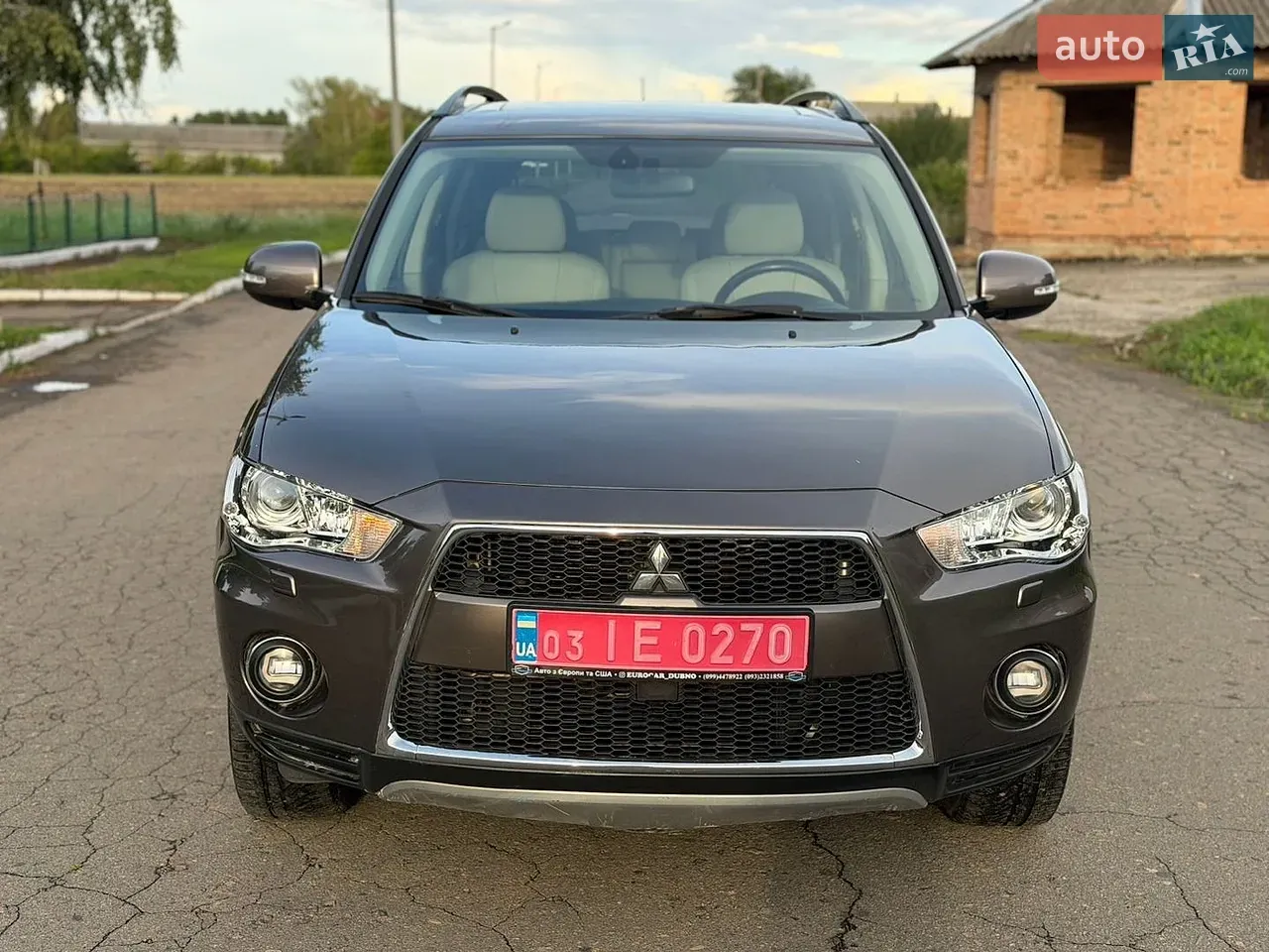 Mitsubishi Outlander Xl 2011 photo 2