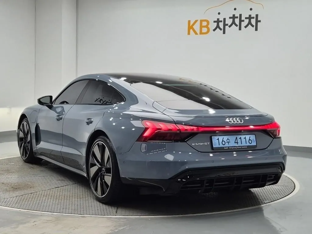 Audi E-Tron Gt 2022 photo 2