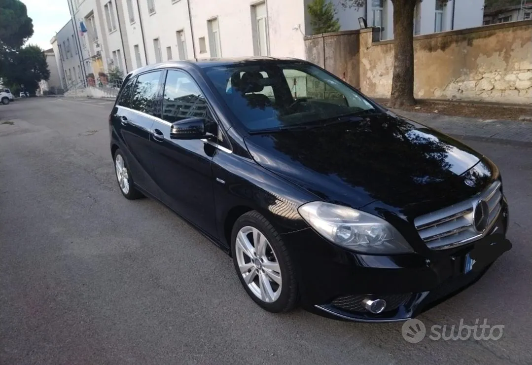 Mercedes-Benz B 2012 photo 2