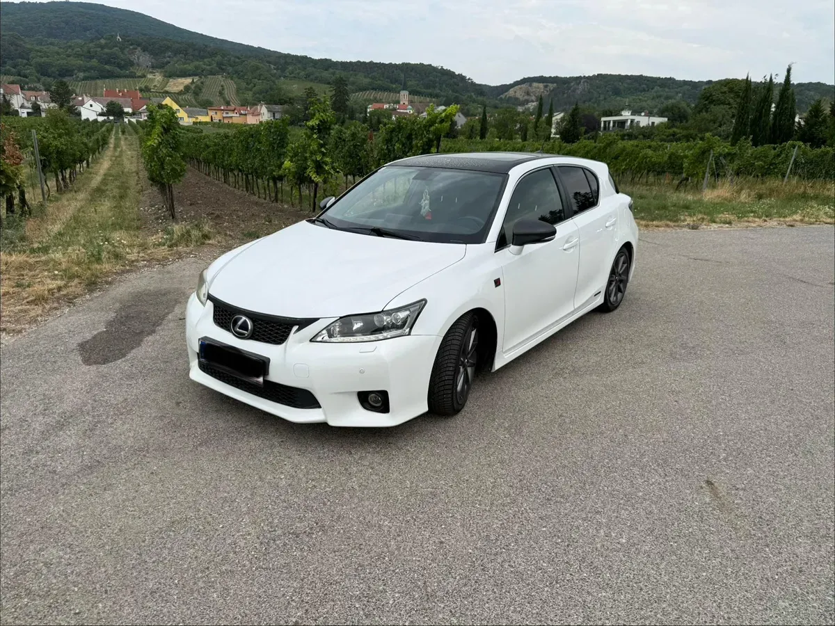 Lexus Ct 200H 2013 photo 2