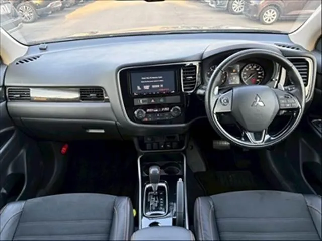 Mitsubishi Outlander 2017 photo 3