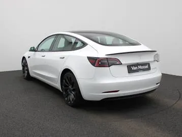Tesla Model 3 2022 photo 2