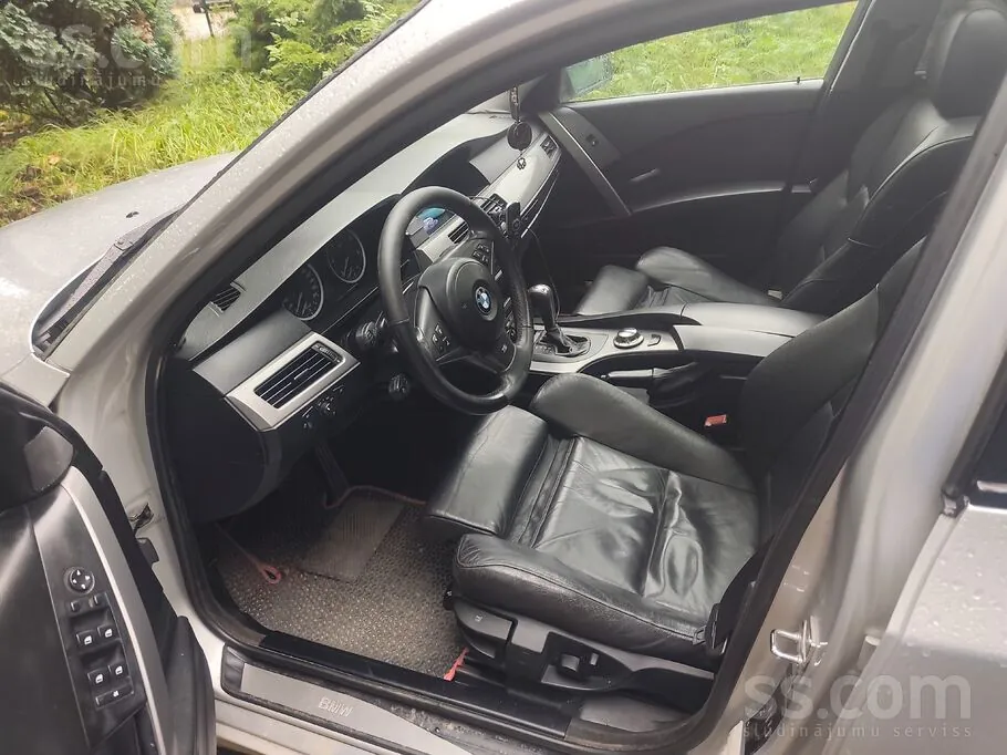 BMW 530 2004 photo 2