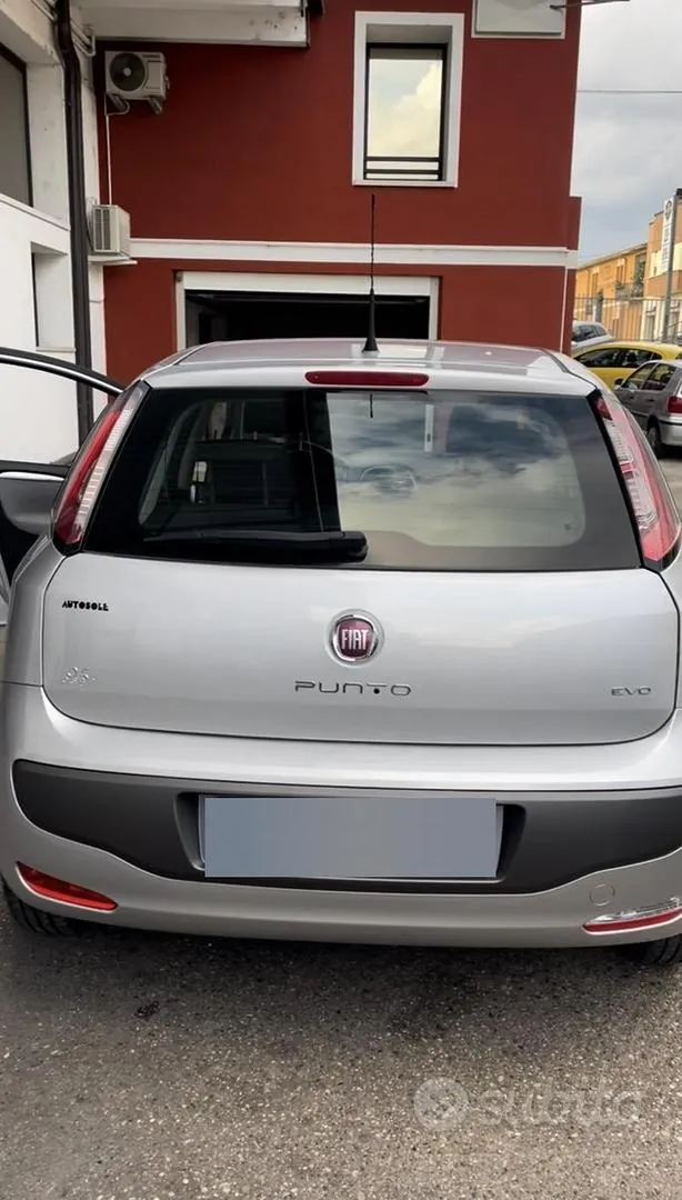 Fiat Punto Evo 2011 photo 2