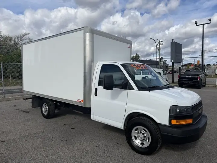 Chevrolet Express 2025 photo 3