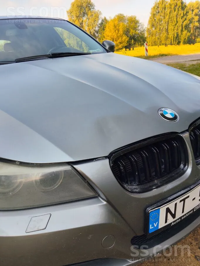 BMW 318 2012 photo 3