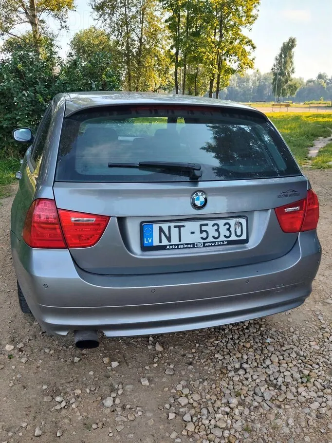 BMW 318 2012 photo 5