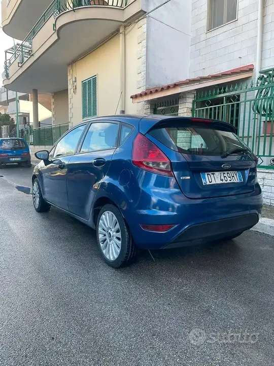 Ford Fiesta 2009 photo 2