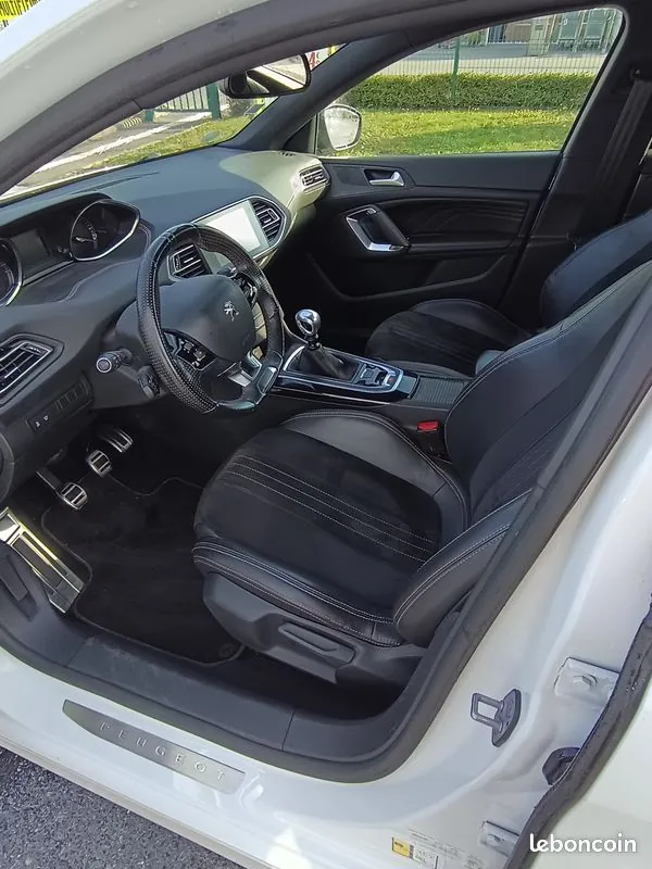 Peugeot 308 2015 photo 3