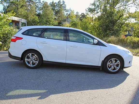 Ford Focus 2013 photo 2
