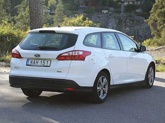 Ford Focus 2013 photo 3