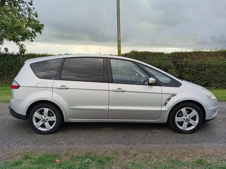 Ford S-Max 2009 photo 2