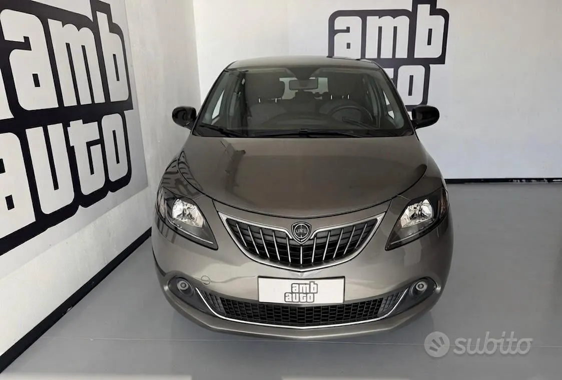 Lancia Ypsilon 2022 photo 2