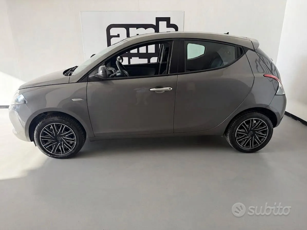 Lancia Ypsilon 2022 photo 3