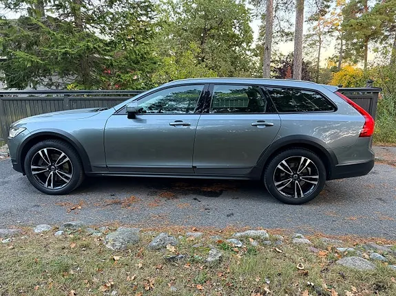Volvo V90 Cross Country