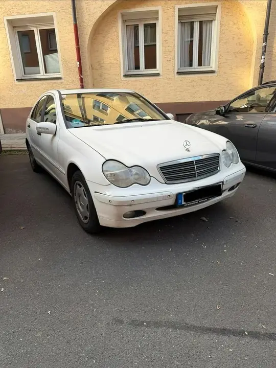 Mercedes-Benz C180