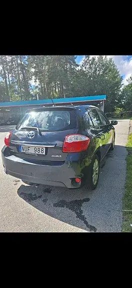 Toyota Auris 2011 photo 2