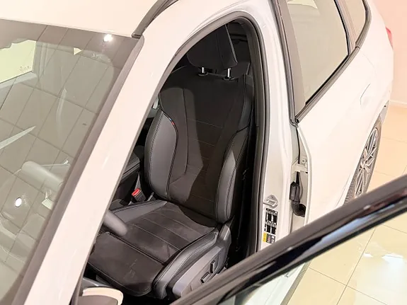 BMW Ix1 2026 photo 4