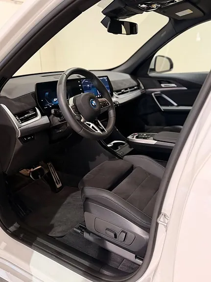 BMW Ix1 2026 photo 5