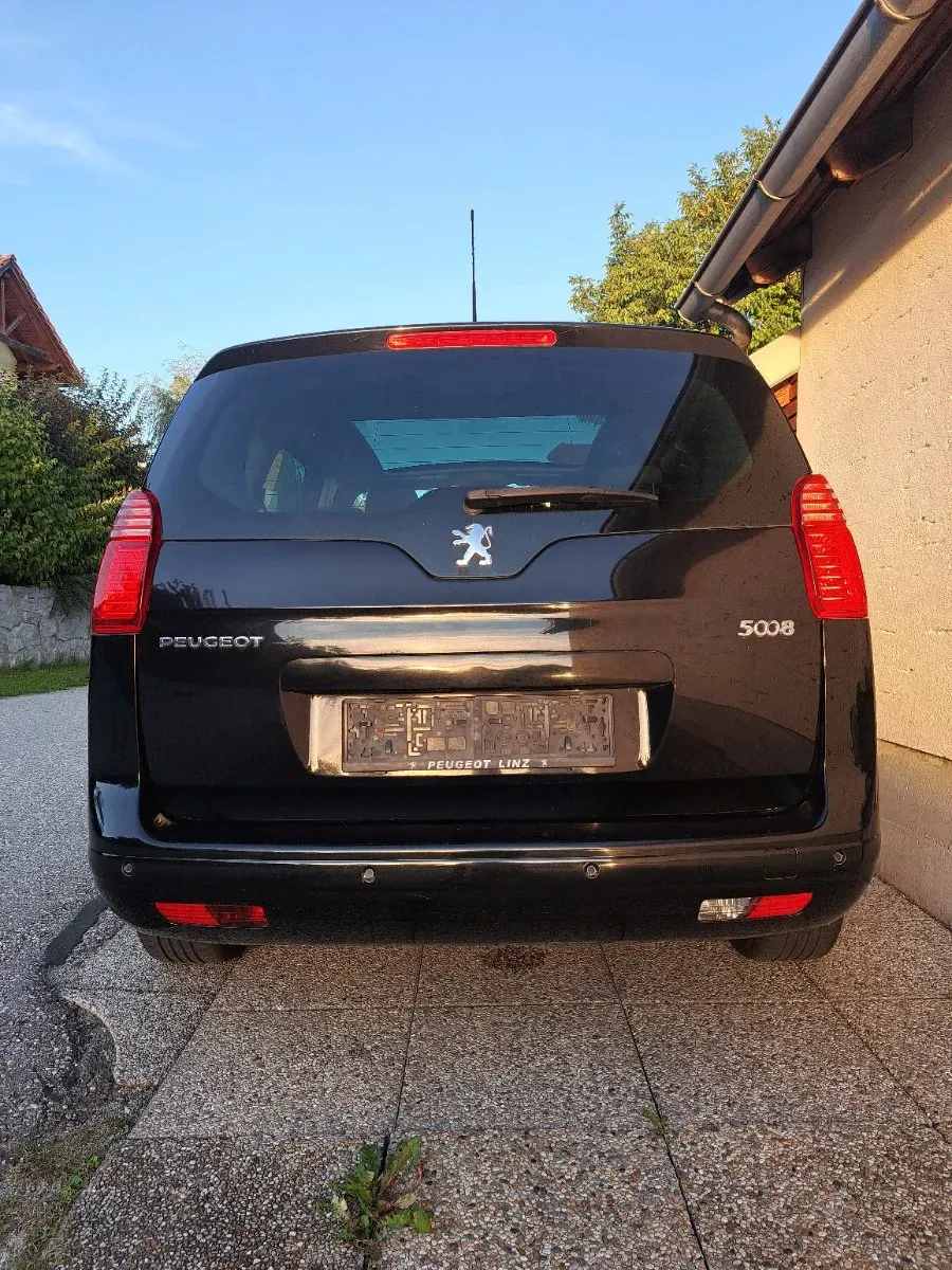 Peugeot 5008 2013 photo 2