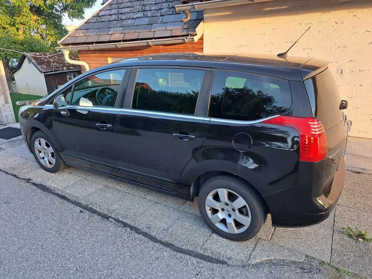 Peugeot 5008 2013 photo 3
