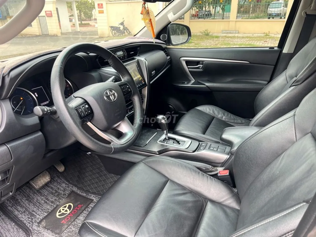 Toyota Fortuner 2022 photo 3