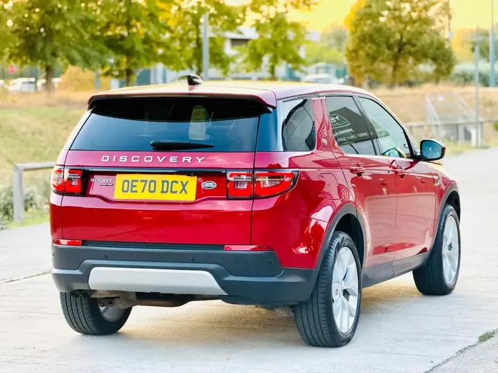 Land Rover Discovery Sport 2020 photo 2