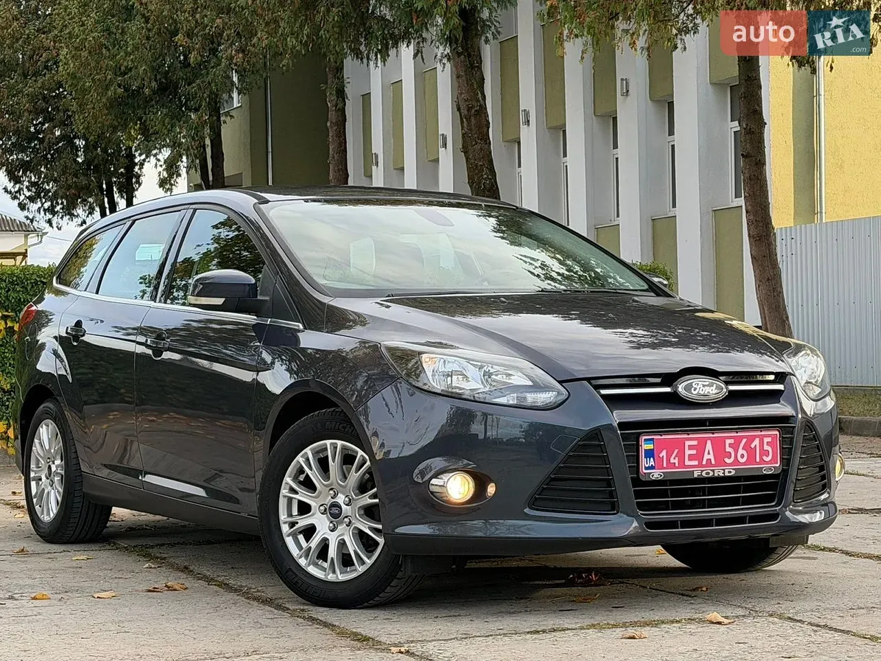Ford Focus 2011 photo 2