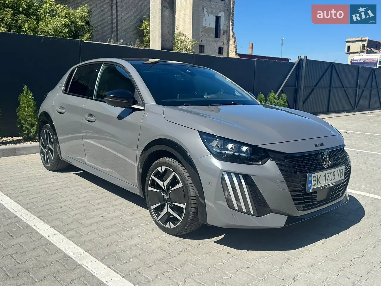 Peugeot E-208 2024 photo 3