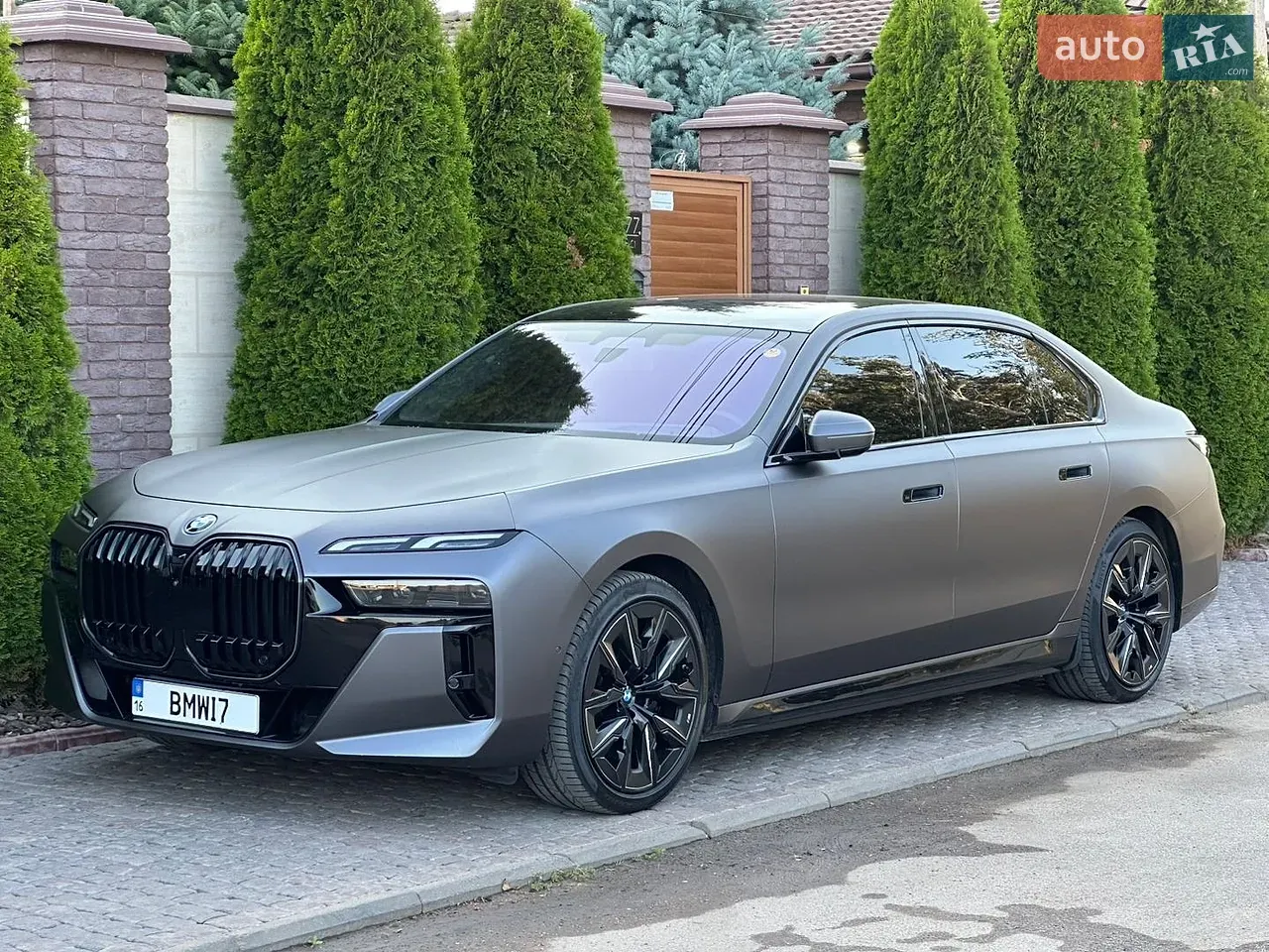 BMW I7