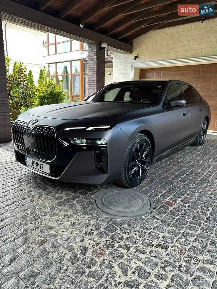 BMW I7 2023 photo 4