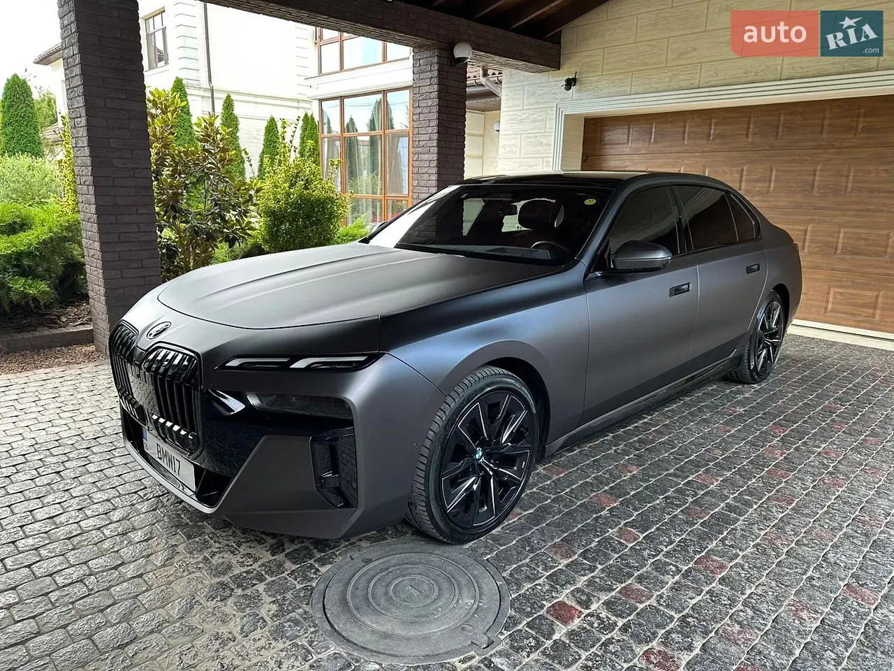 BMW I7 2023 photo 2