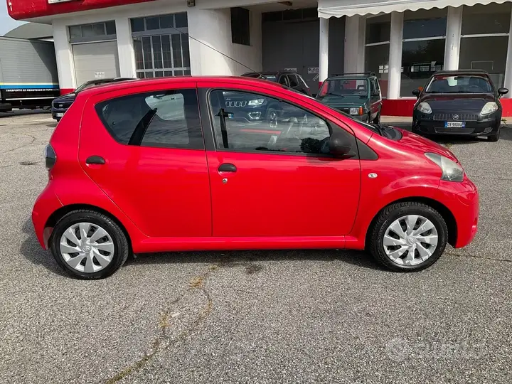 Toyota Aygo 2013 photo 4