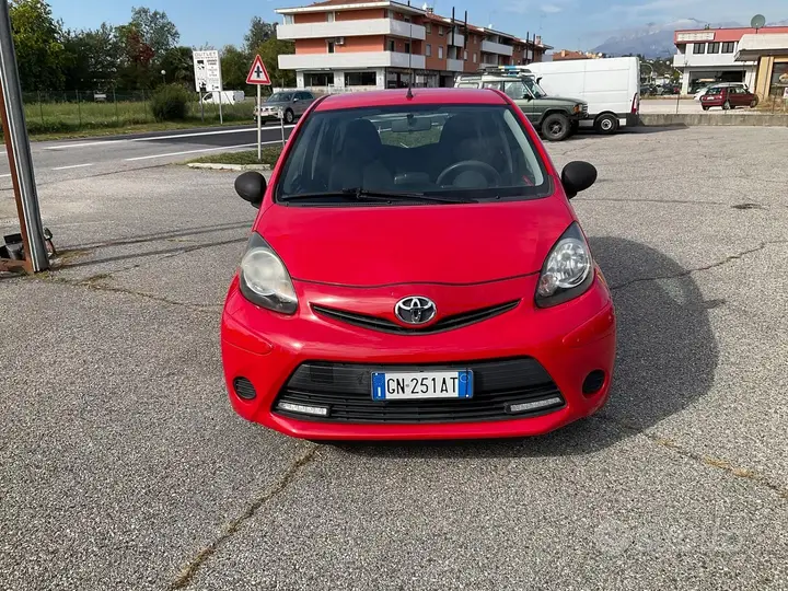 Toyota Aygo 2013 photo 2