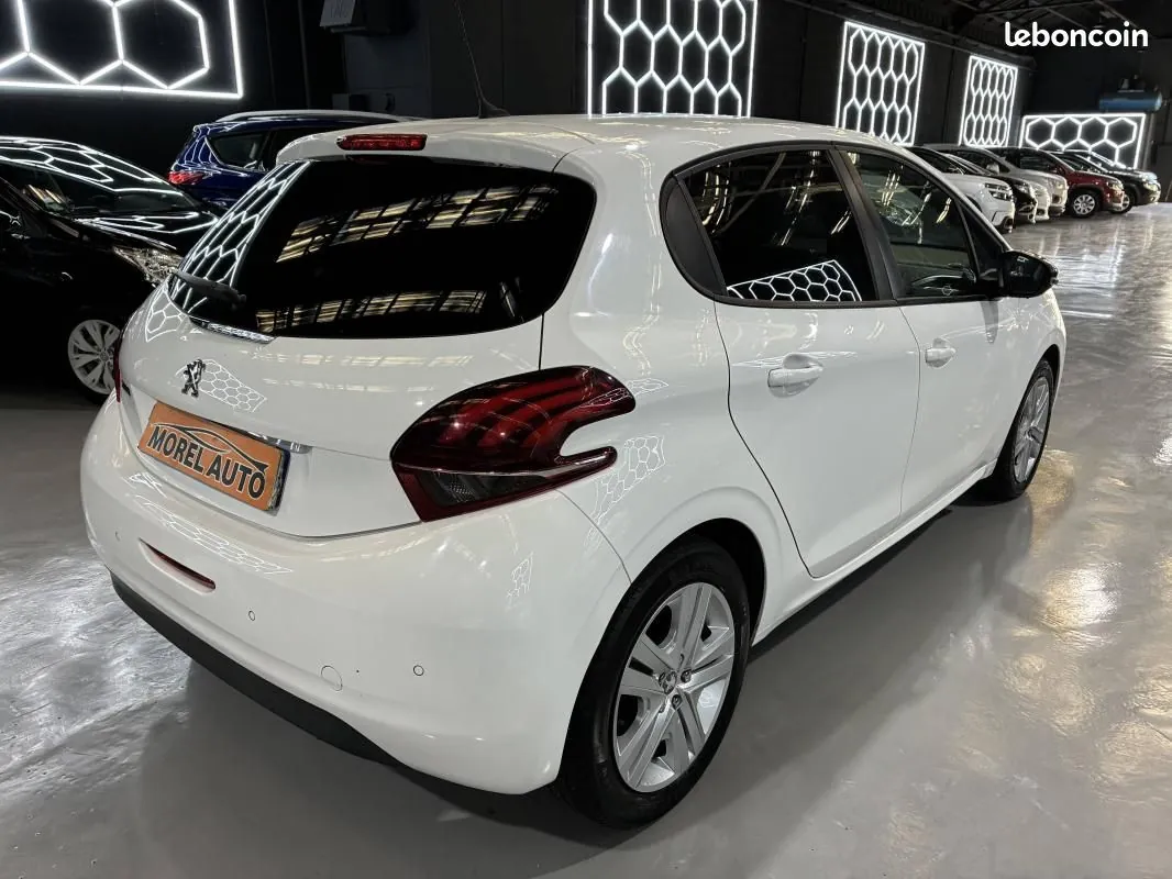 Peugeot 208 2019 photo 5