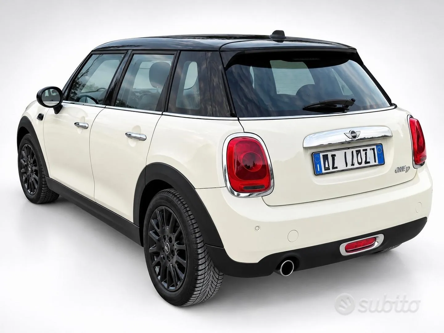 Mini Cooper One 2015 photo 4