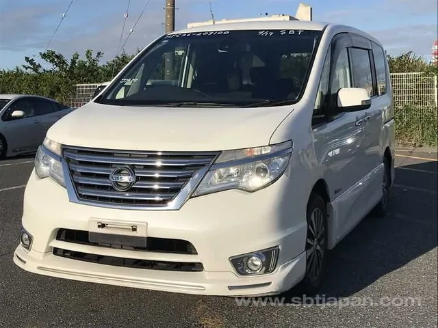 Nissan Serena Highway S 2014 photo 2