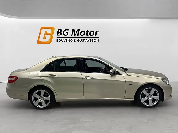 Mercedes-Benz E200 2012 photo 4
