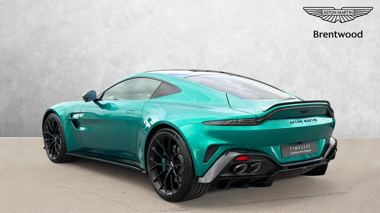 Aston Martin Vantage 2026 photo 2
