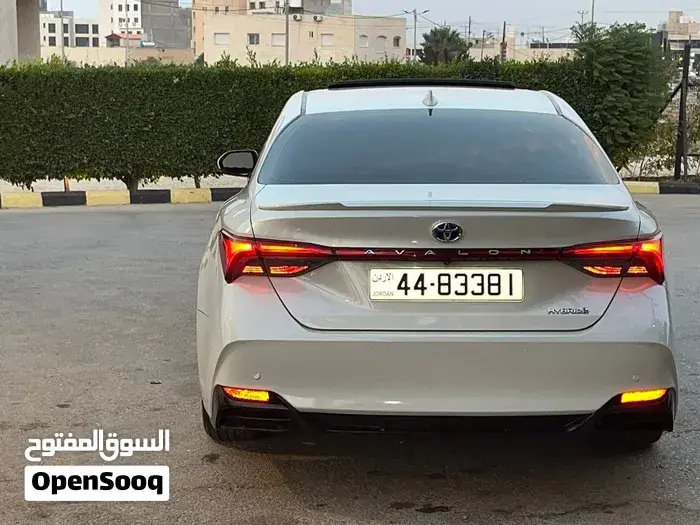 Toyota Avalon 2019 photo 3
