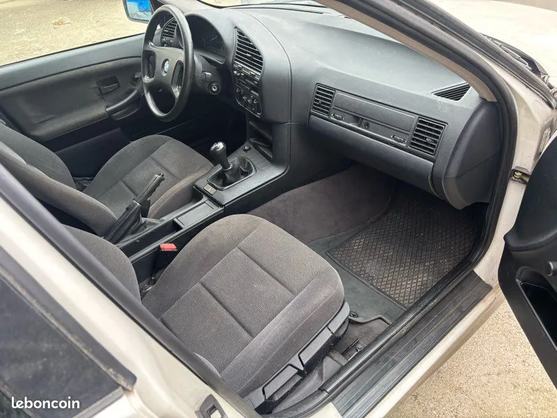 BMW Série 3 1991 photo 3
