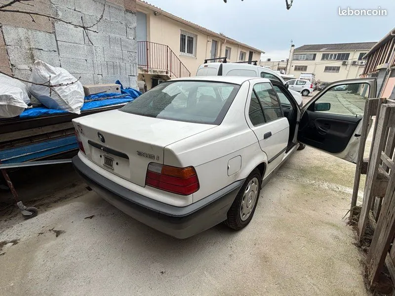 BMW Série 3 1991 photo 2