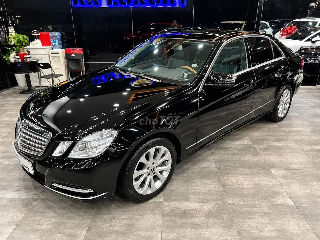 Mercedes-Benz E-Class 2010 photo 4