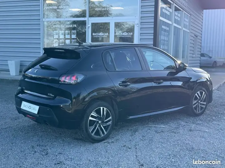 Peugeot 208 2023 photo 2