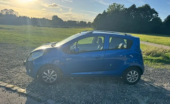 Chevrolet Spark 2010 photo 2