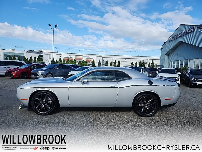 Dodge Challenger 2023 photo 2