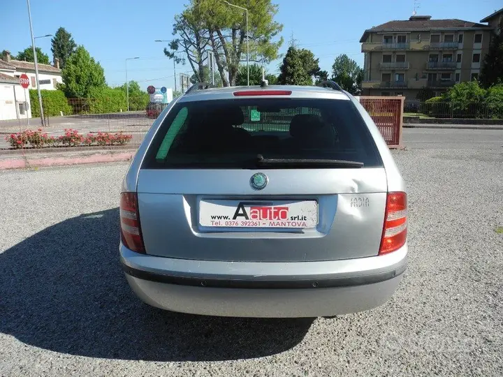 Skoda Fabia 2006 photo 4