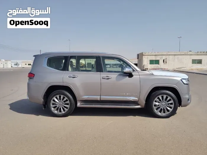Toyota Land Cruiser 2024 photo 3