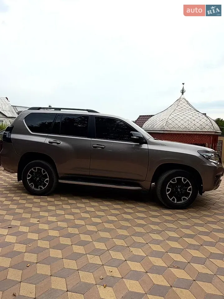 Toyota Land Cruiser Prado 2021 photo 2