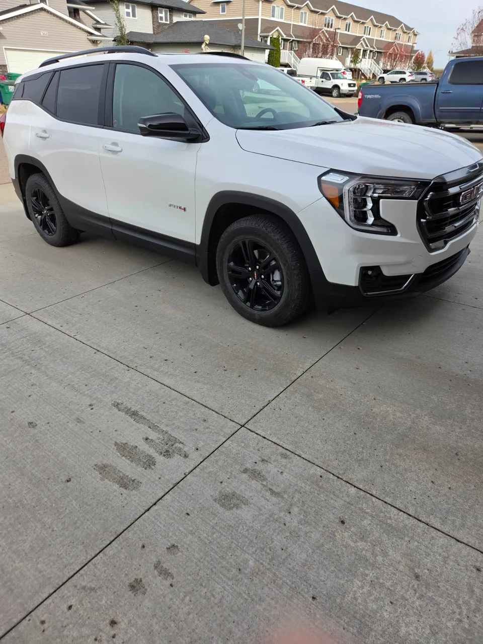 GMC Terrain 2023 photo 3